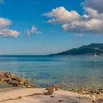 Mandy Seafront Apartman