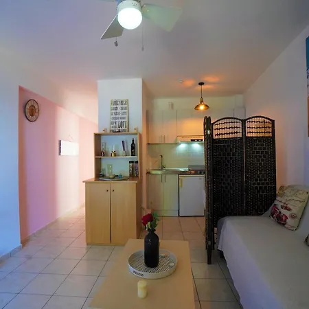Mandy Seafront Apartment