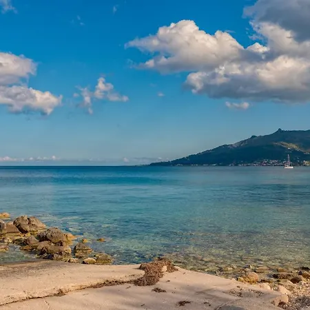 Mandy Seafront Apartamento