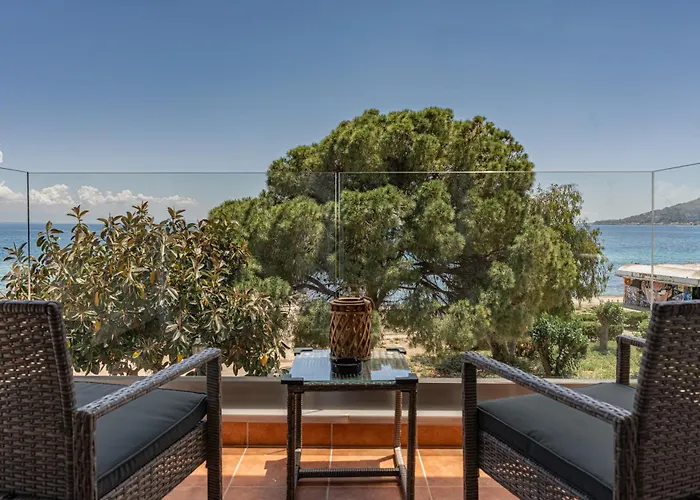 Mandy Seafront Apartmán *