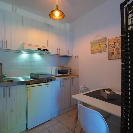 Mandy Seafront Daire Zakintos